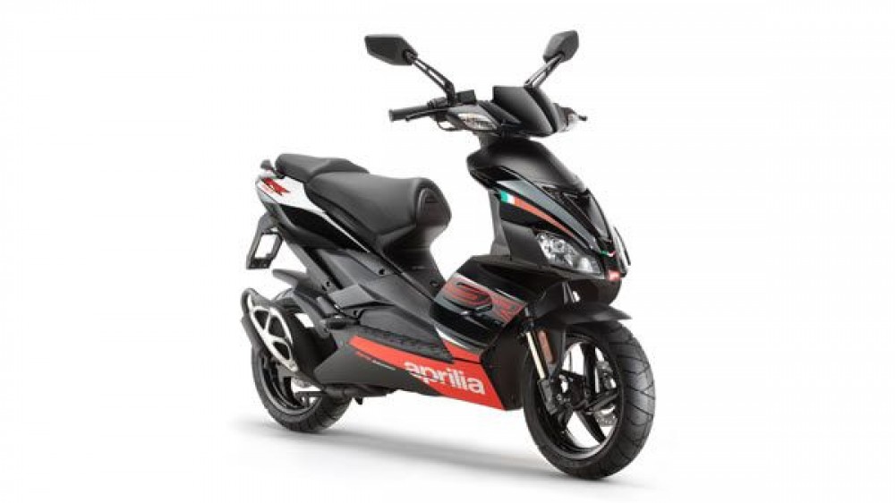 Скутер априлия. Мопед Aprilia sr50. Скутер Априлия 50. SR 50 Aprilia gp1. Aprilia SR 50 1.